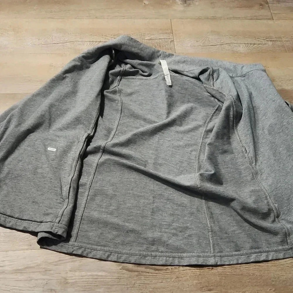 Lululemon Coast Wrap Jacket - Picture 4 of 8